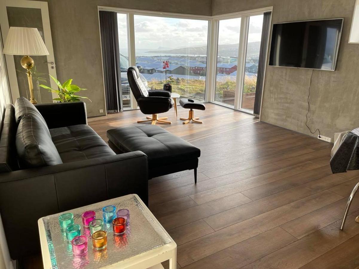 Modern Apartment With City & Oceanside View Торсхавн Экстерьер фото